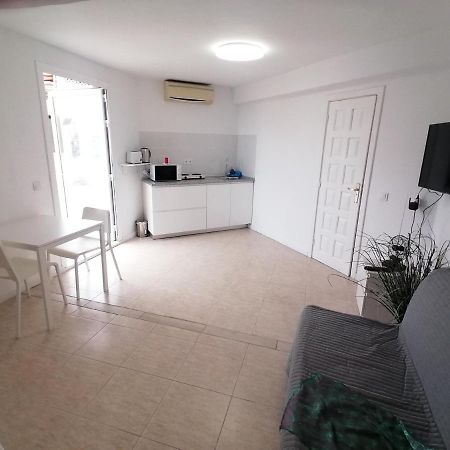 Small Studio, 50 M Front Of The Ocean & Free Wifi Playa Fanabe Exterior photo